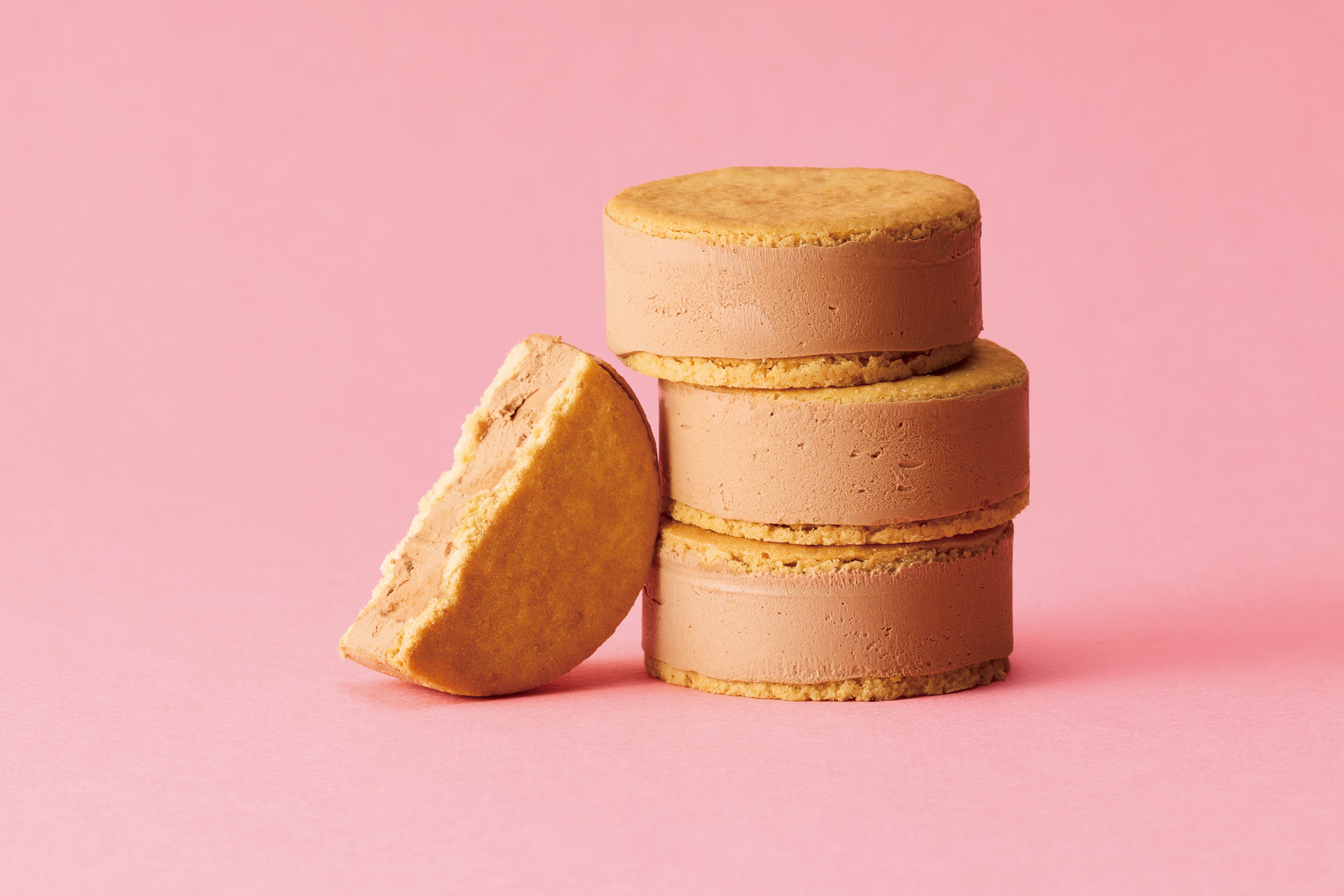 MILK STAR SAND CHOCOLATE CARAMEL